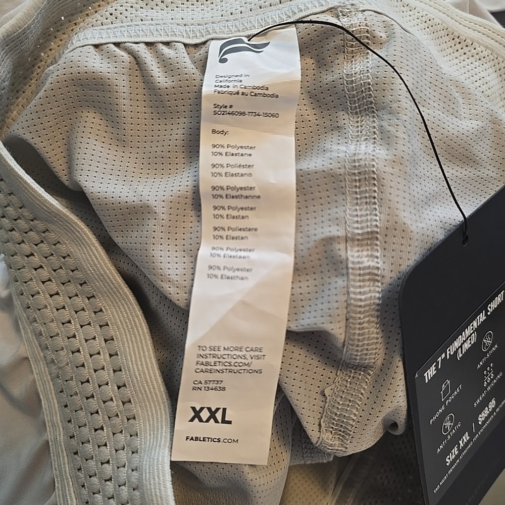 Fabletics Mens 7" Fundamental Light Gray Shorts Activewear Workout Size XXL NWT - Picture 2 of 4